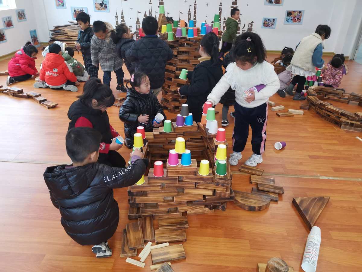 中班建构游戏《桥》_中班建构游戏教案_中班建构游戏