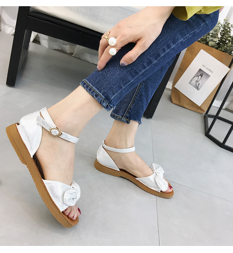 平底凉鞋美脚吧_小姐姐平底凉鞋_美女凉鞋平底