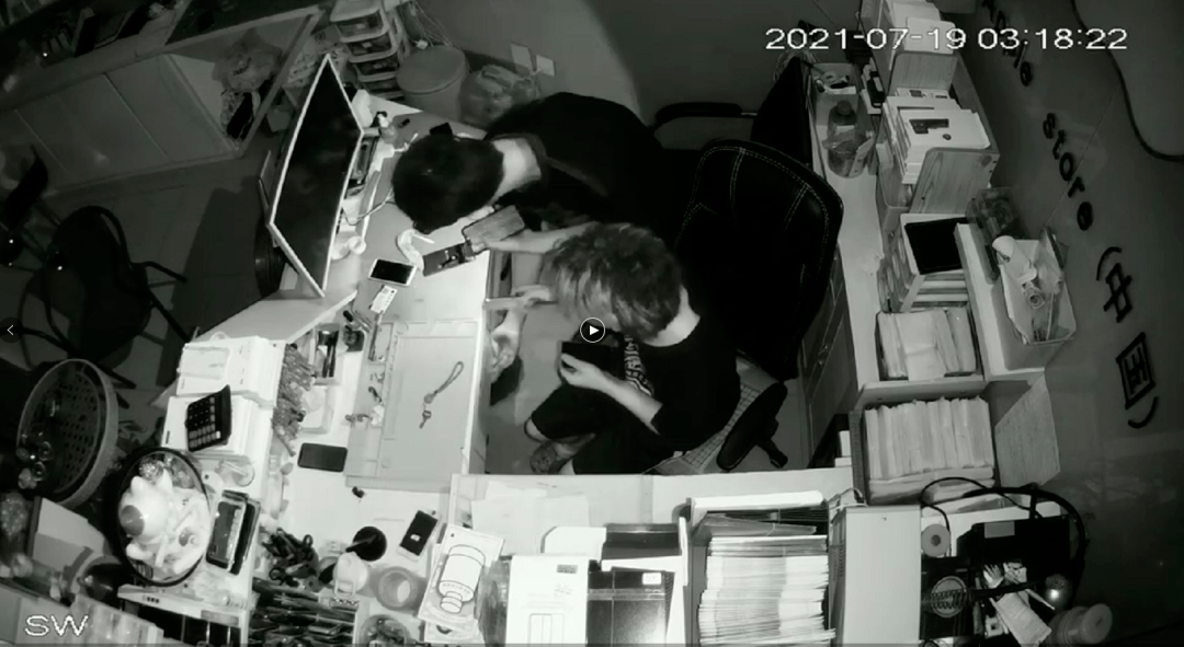 什么网站能看完美盗贼_完美盗贼高清迅雷下载_哪个网站能免费看英超直播