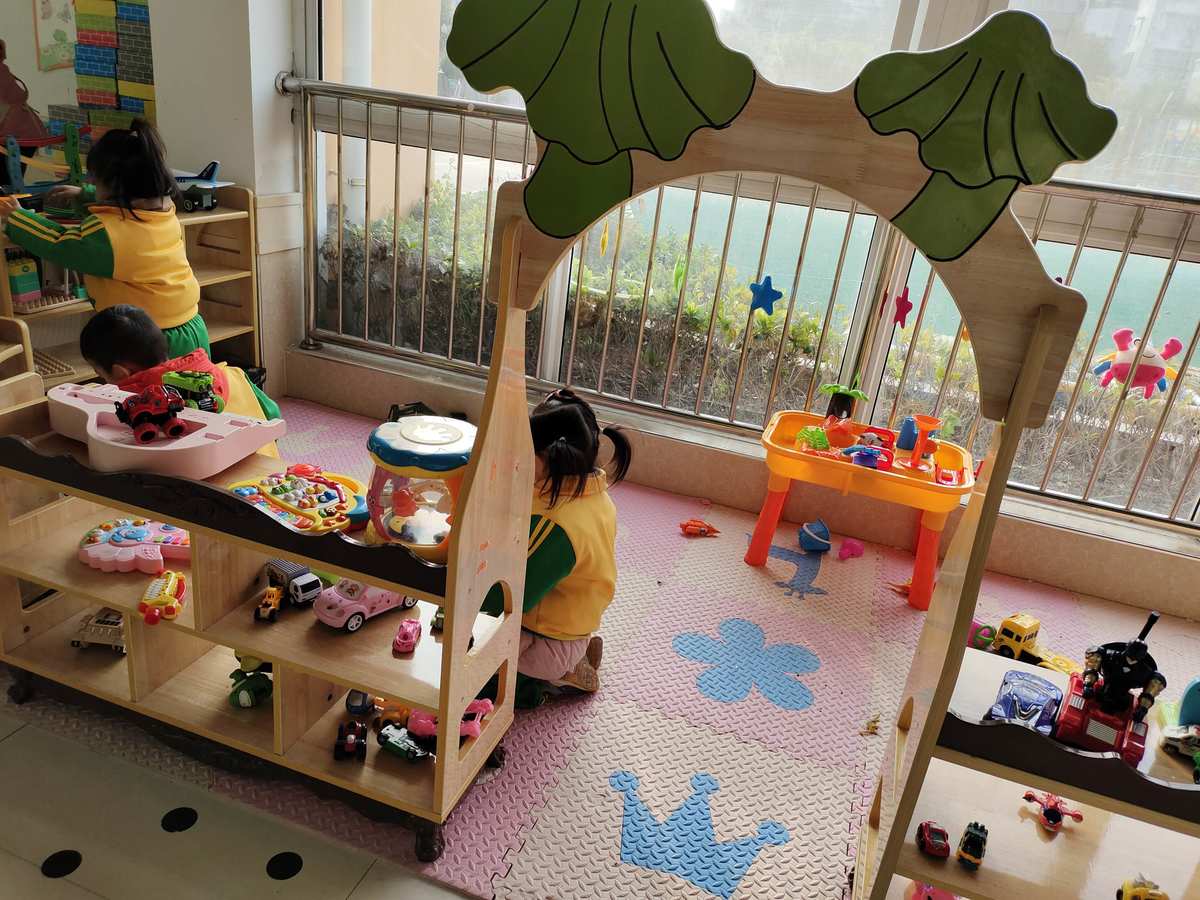 幼儿园开展角色游戏_幼儿角色游戏观察记录_幼儿角色游戏鞋店图片