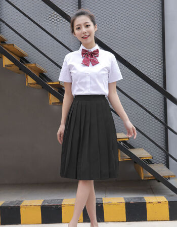 日本校服裙子长度奥秘_校服短裙子日本动漫_日本校服裙子最短