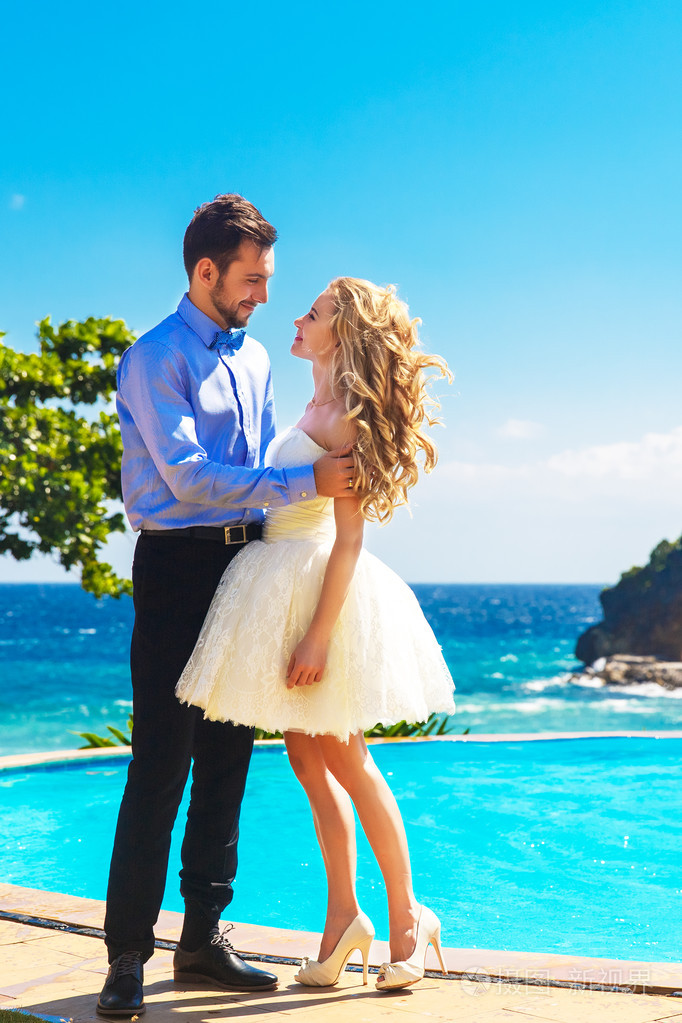 婚纱海景风格图片大全_婚纱照海景图片大图_海景婚纱照