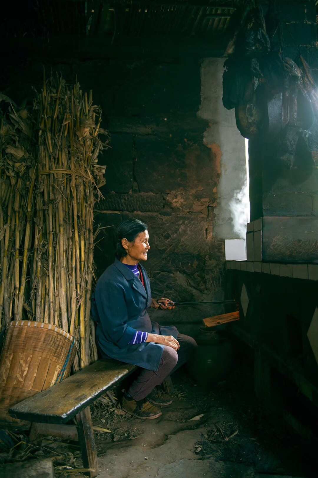 奶奶服装图片_奶奶的衣服怎么画图片_没有衣服女人的奶奶的图片