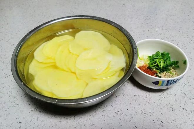 腌土豆_土豆腌咸菜怎样腌好吃_土豆腌制咸菜的做法大全