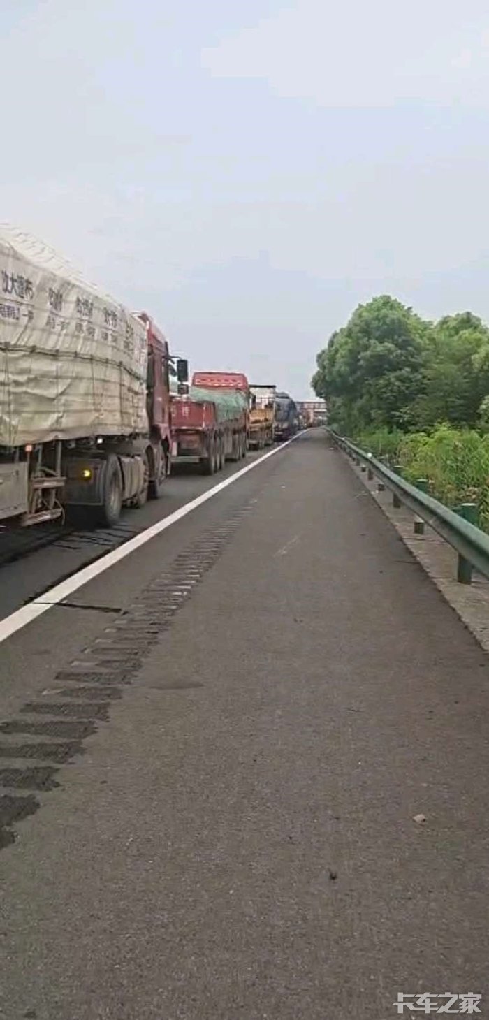 停车卡车位怎么拆_卡车停车_停放卡车