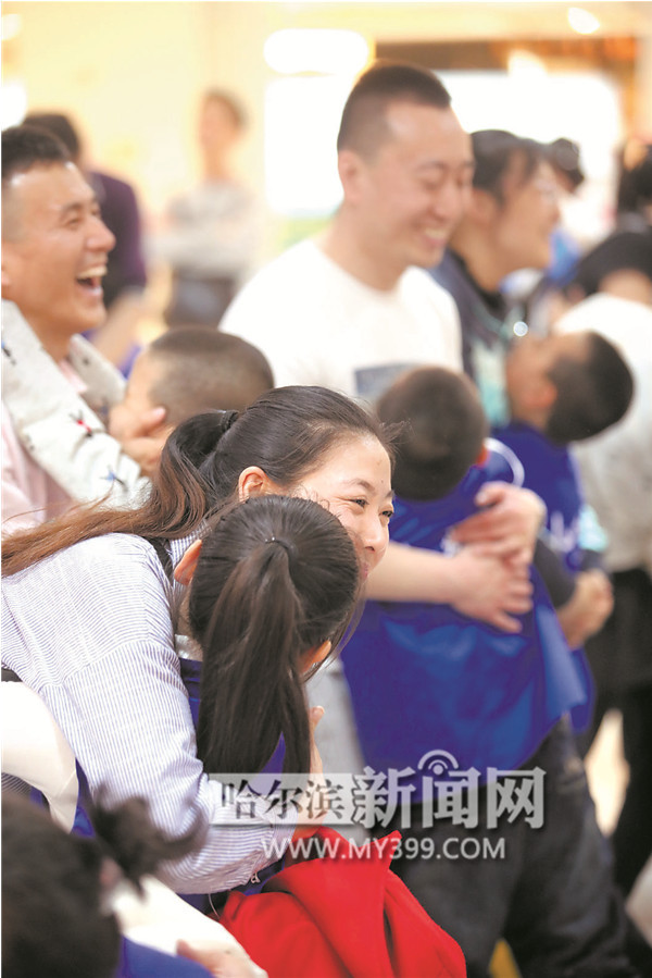 流浪地球中亲人两行泪_亲人两行泪上一句是什么流浪地球_流浪地球亲情的例子