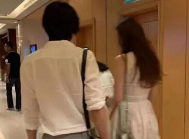 男女开车视频_开车视频开车上路视频_半裸男女边开车边车震