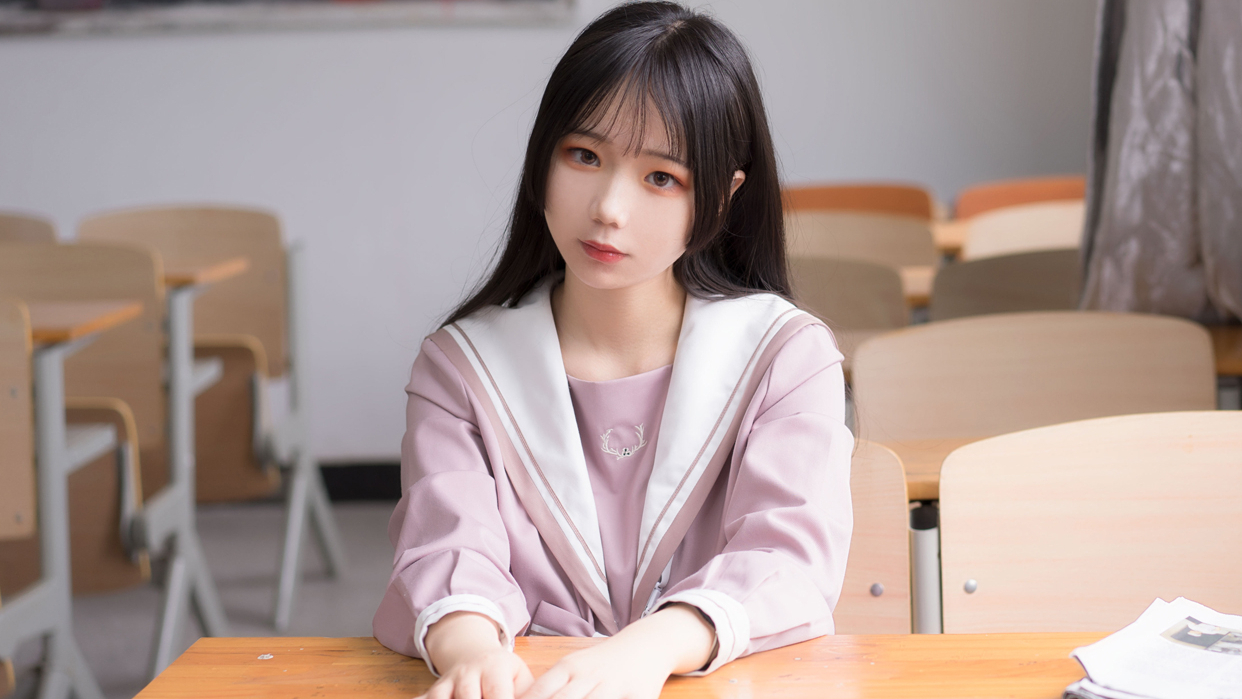 希娜小姐