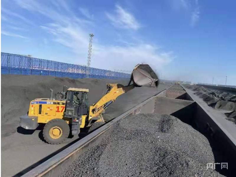 装卸运煤火车_装卸运煤火车4_运煤火车卸货