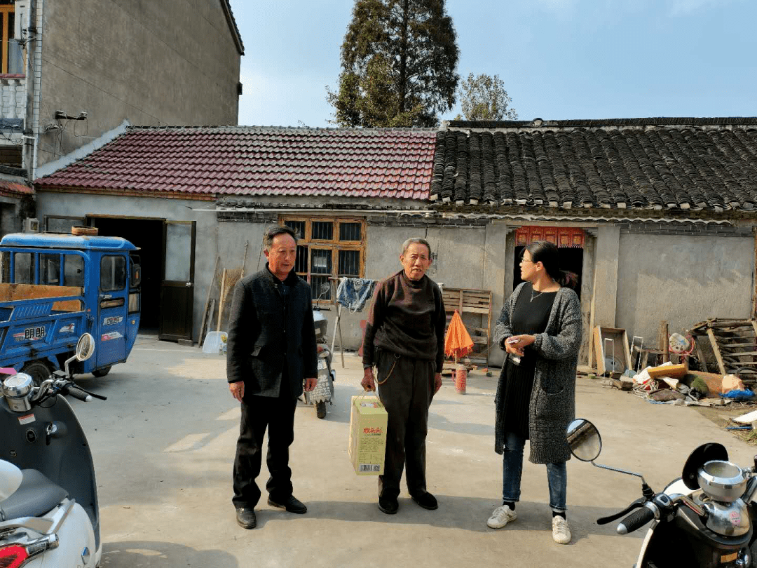 村长打天下_扫皇打妃之逗比祸天下_天下宴席都散之打生肖