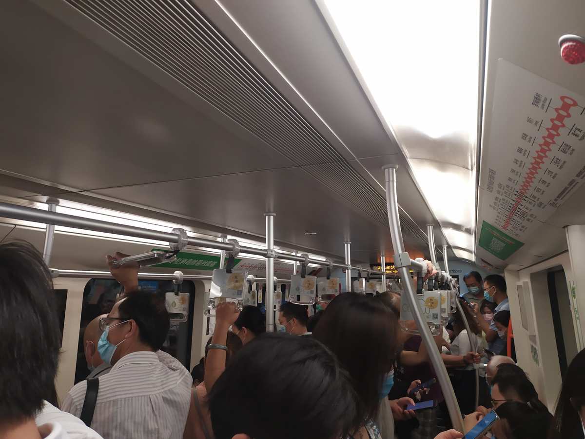 地铁逃生免费的挂_地铁逃生挂机_地铁逃生挂免费不封号