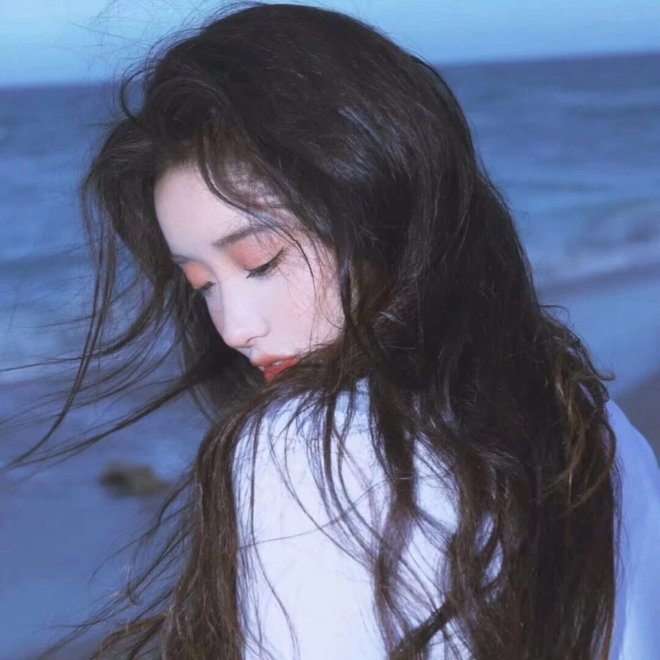 克拉丽莎_克拉丽莎斯特罗兹的肖像_克拉丽莎英文