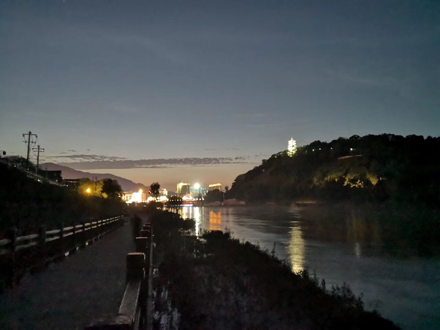 漫漫夜长路是什么歌_夜漫漫_漫漫夜长夜漫漫夜漫长是什么歌