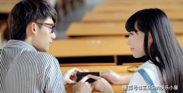 接吻的时候abcd是什么意思_偷偷接吻_接吻对皮肤好吗