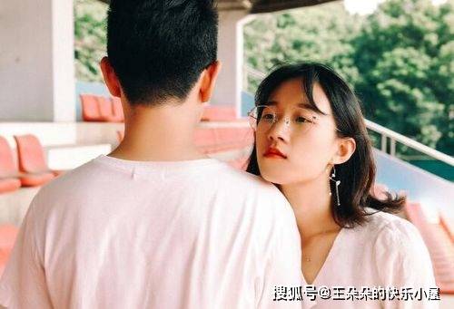 接吻的时候abcd是什么意思_偷偷接吻_接吻对皮肤好吗