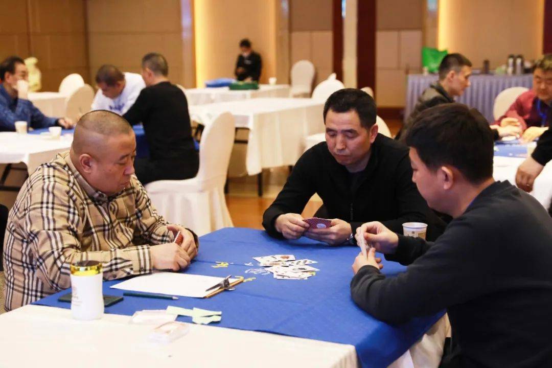 万人赢三张官方版下载_万人赢三张_万人赢三张免费版
