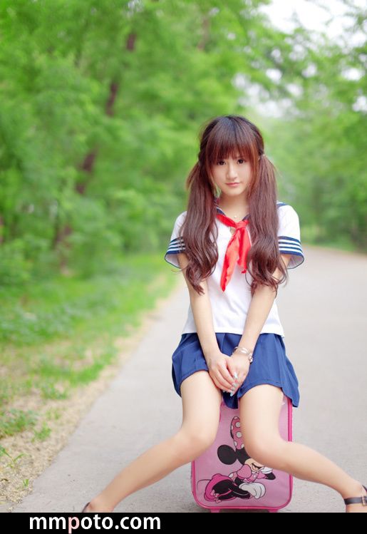 跟妹妹一起玩手机游戏作文_爱玩游戏的妹妹作文300字_妹妹玩手机怎么写