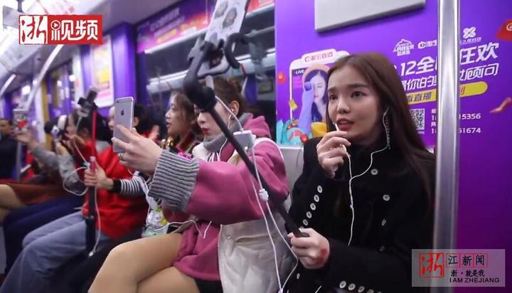 大胸妹手机直播游戏_14岁胸大萌妹_什么手机直播尺度大