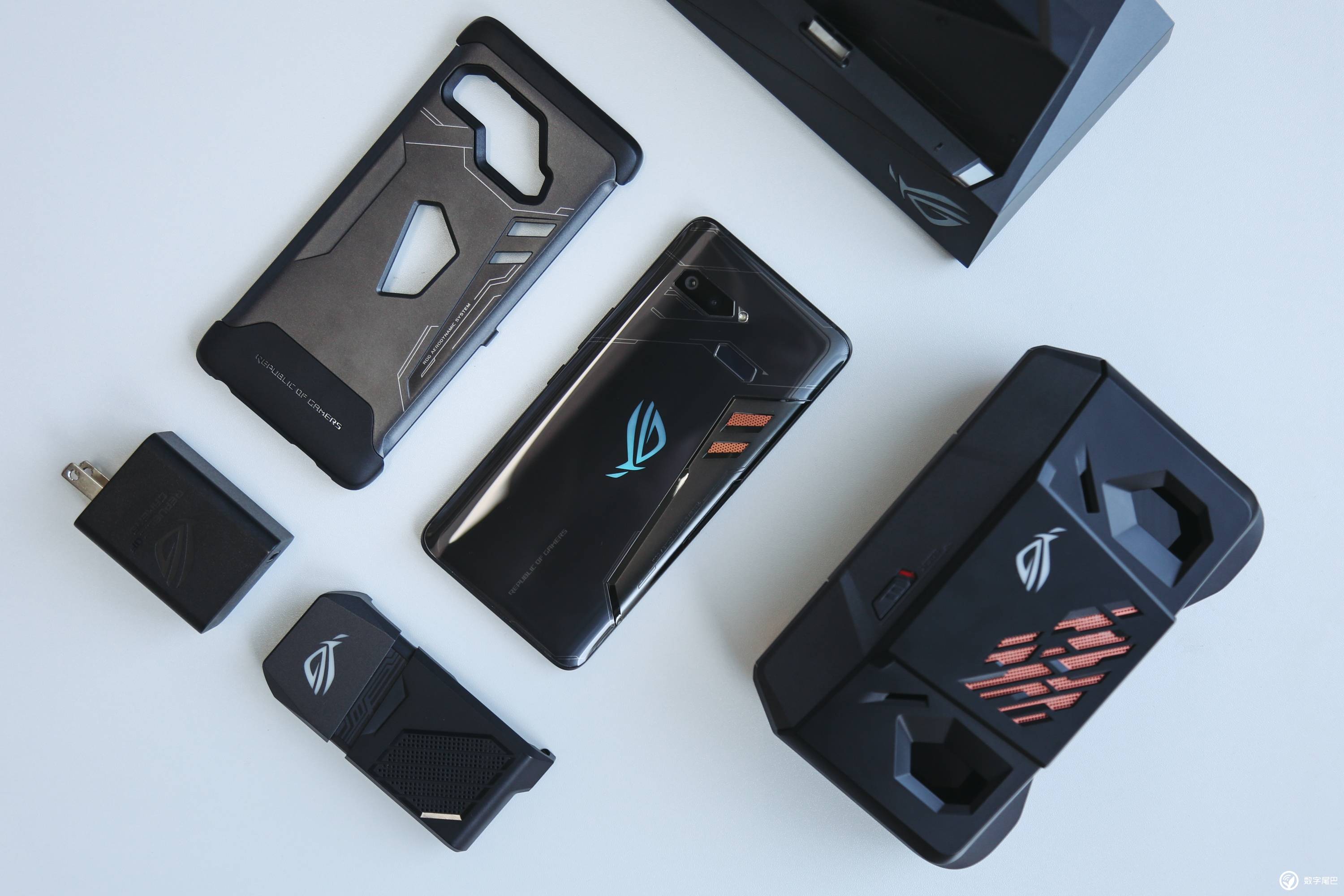 rog装甲游戏手机_rogphone装甲电竞版_一款装甲游戏