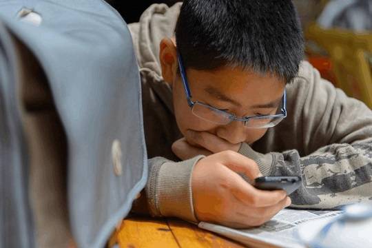 沉迷网络手机游戏的危害_沉迷网络手机游戏怎么办_沉迷网络 手机游戏