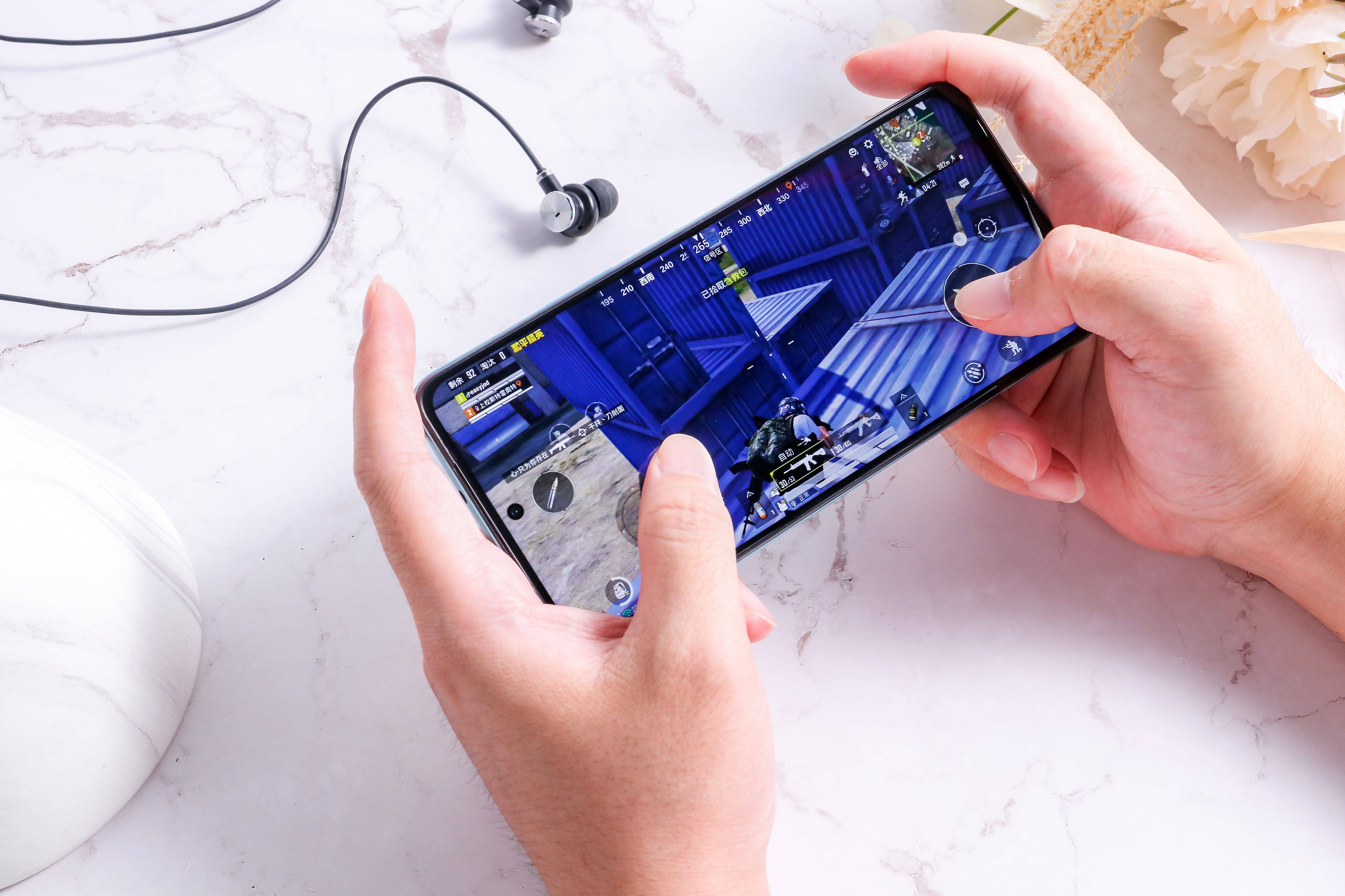比手机稍大的游戏手机_手机游戏大全app_手机游戏大富翁