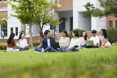 大学打游戏时间多吗_大学什么时间能玩手机游戏_大学生玩手机游戏
