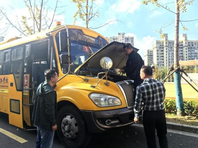 超级校车游戏下载手机版_超级校车动画片_超级校车的图片