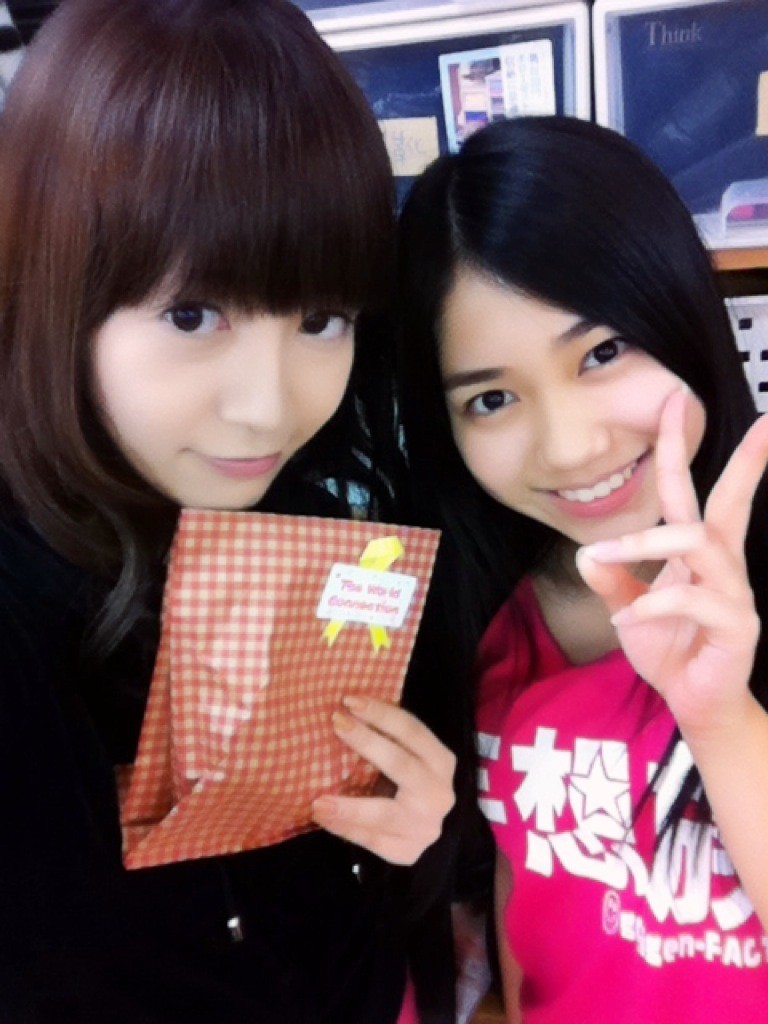 佐藤亚美菜ed2k_佐藤亚美菜_宫崎美穗撞佐藤亚美菜
