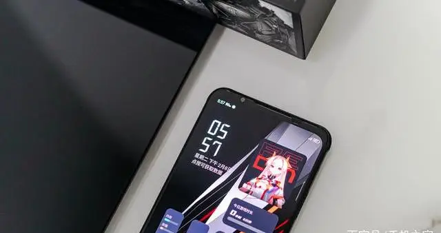 怎么录视频手机游戏_rog游戏手机 视频_rog游戏手机3玩吃鸡视频