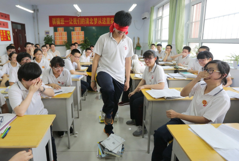 高考生手机游戏_高考期间游戏_高考玩游戏