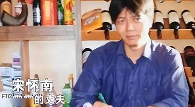 20岁小伙玩手机游戏被抓_小伙抓玩手机游戏视频_家伙玩手机