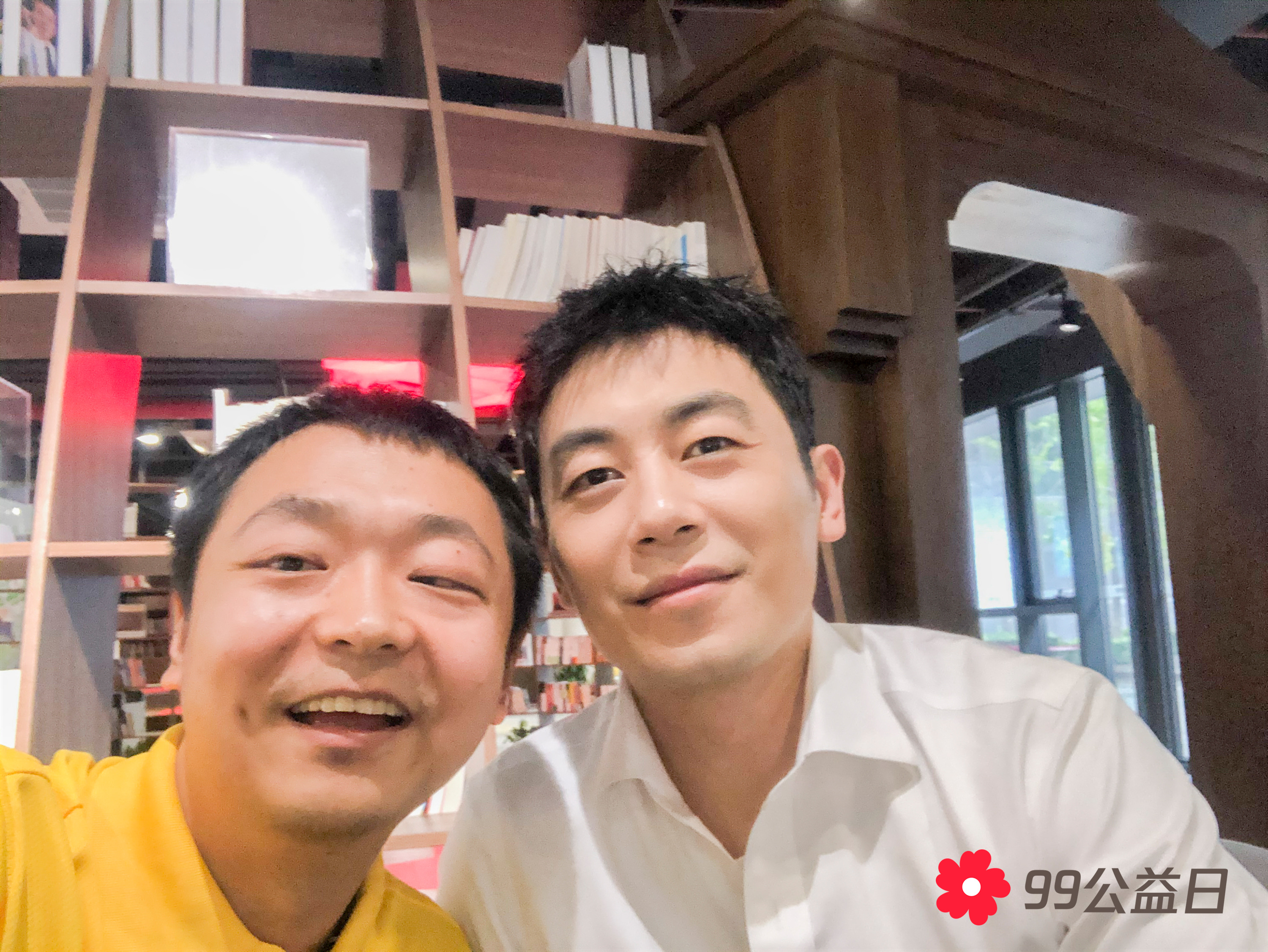 小孩子玩游戏视频_3个小孩玩手机游戏视频_视频小孩玩手机游戏