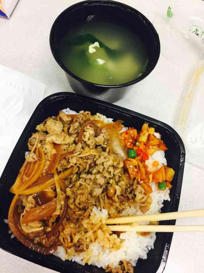 吃饭搞笑视频10秒_吃饭搞笑视频手机游戏下载_搞笑的吃饭视频