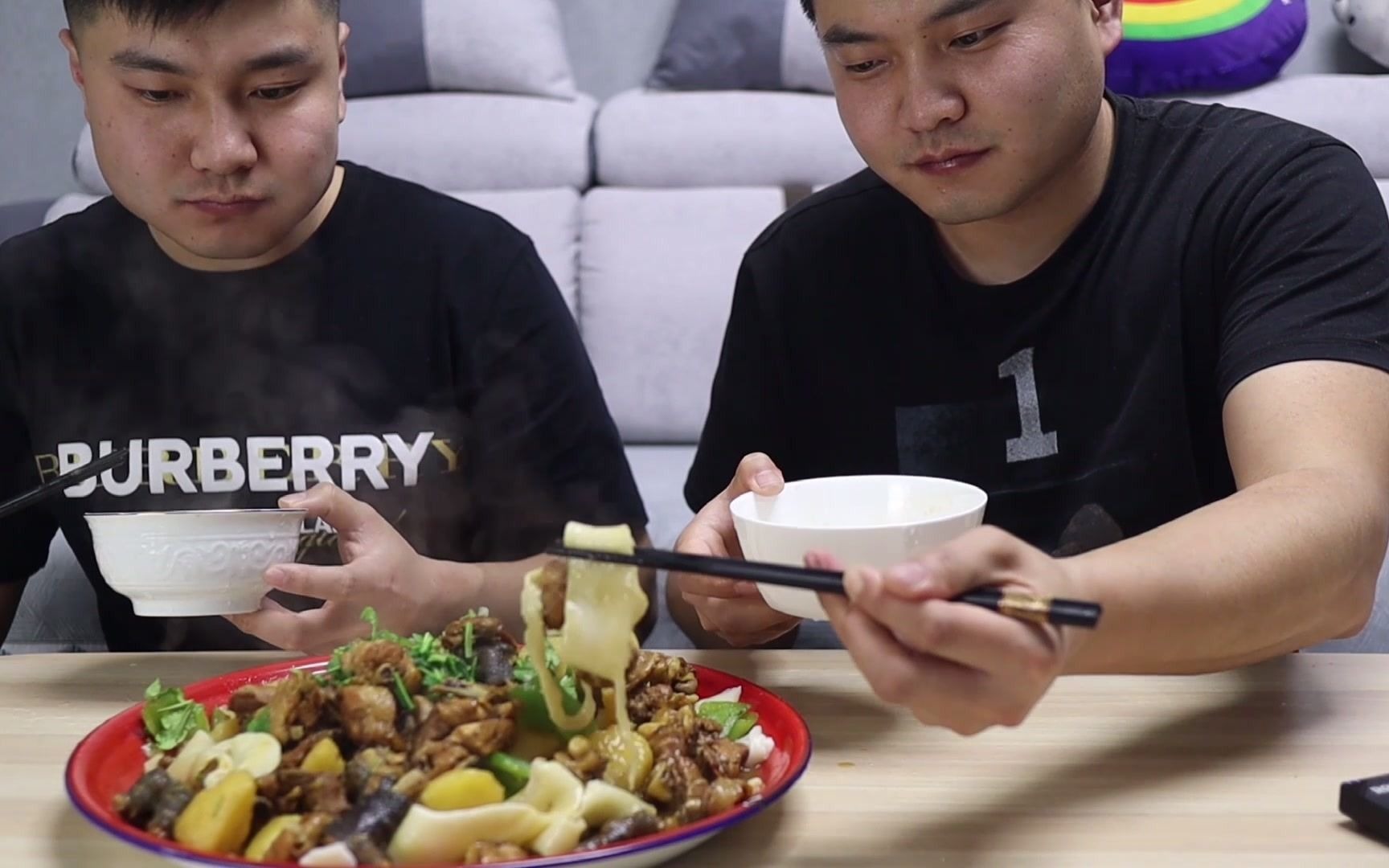吃鸡开箱视频_499元吃鸡手机开箱游戏_鸡吃米游戏