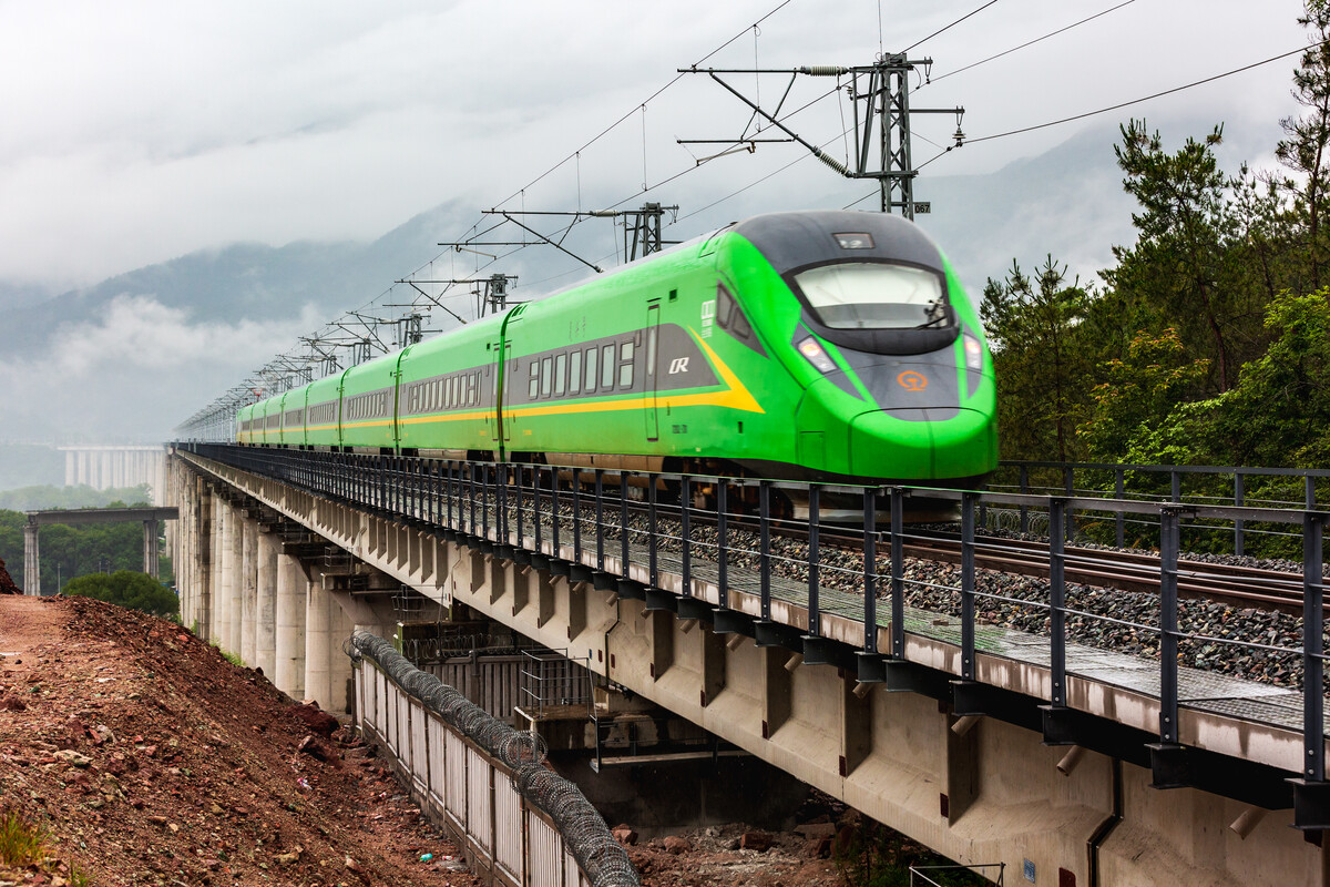 俄罗斯火车模拟版手机游戏_俄罗斯火车模拟手机版游戏_俄罗斯火车模型视频