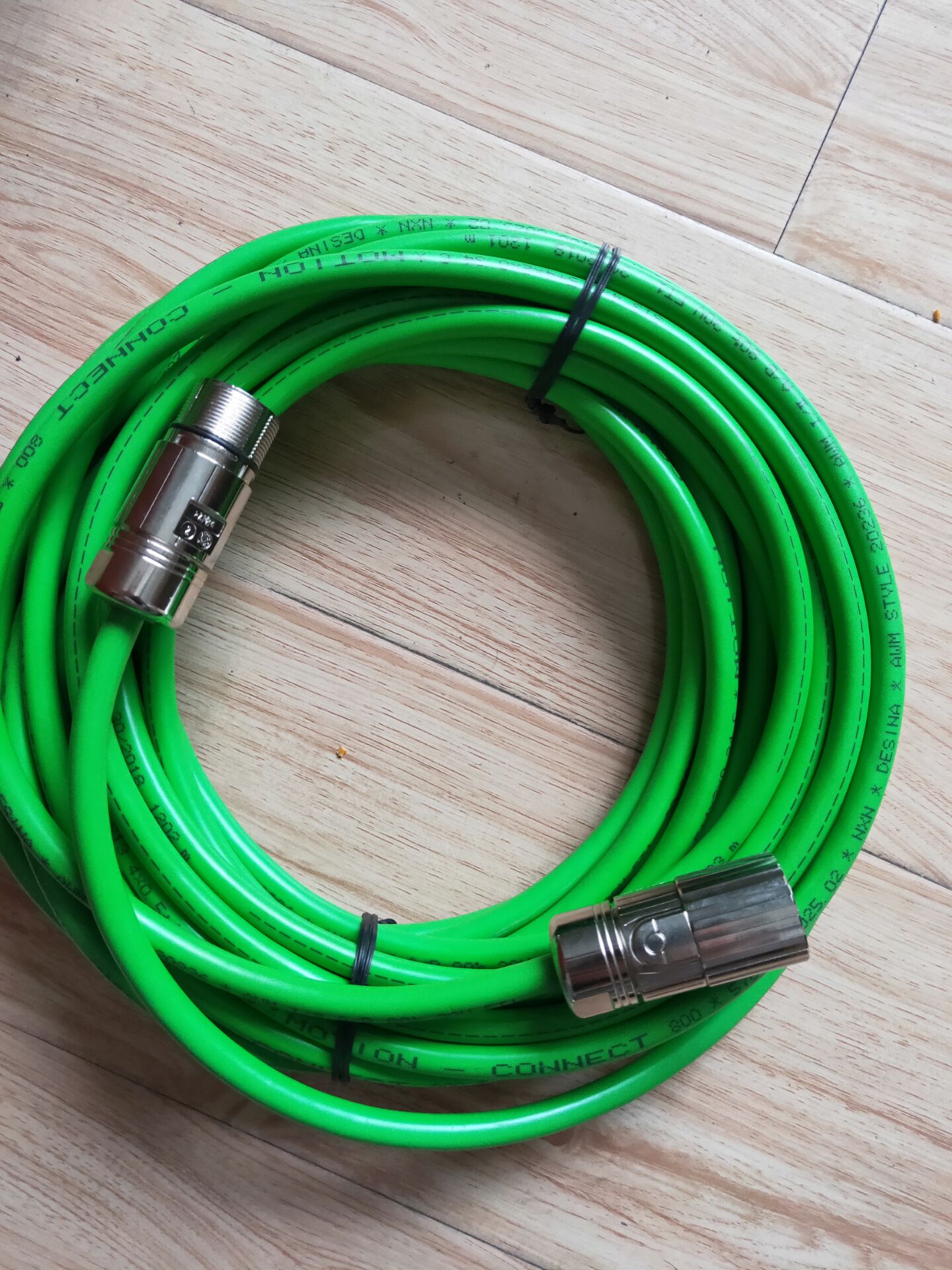 改造小汽车玩具_废旧手机改造玩具汽车游戏_改装旧玩具车