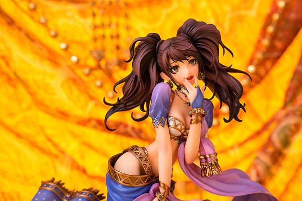 暗影世界探秘：女神异闻录动画中的神秘力量与美少女战斗