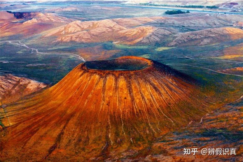 加拿大的火山_加拿大山火烧了多久_加拿大火山