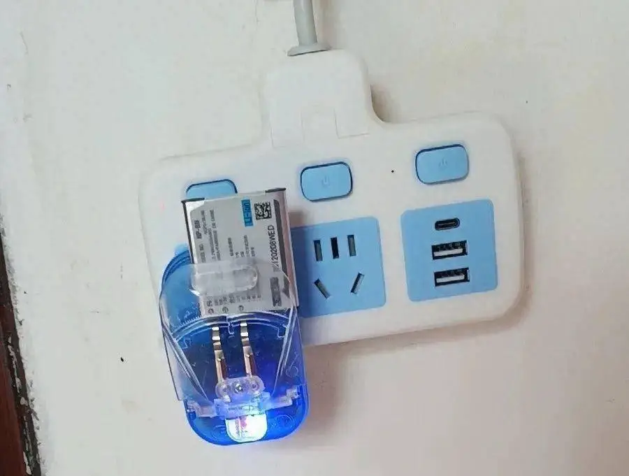 误触充电玩手机游戏会爆炸吗_充电玩游戏手机会误触_误触充电玩手机游戏会怎么样