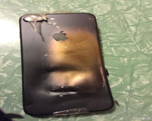 手机玩游戏爆炸视频_rog游戏手机爆炸_爆炸类游戏
