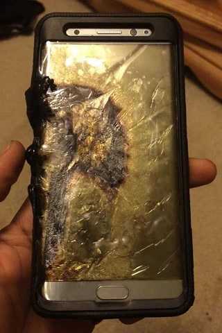 爆炸类游戏_手机玩游戏爆炸视频_rog游戏手机爆炸