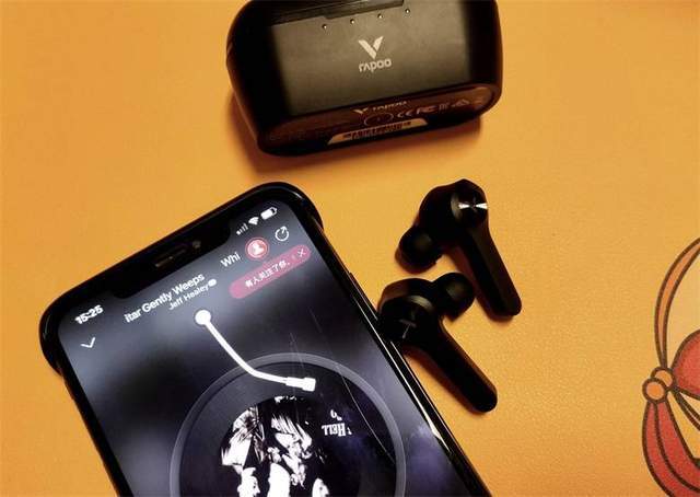 耳机戴玩放声音外手机没声音_戴着耳机手机外放_戴耳机玩手机游戏外放声音