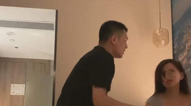 玩爸爸儿子手机游戏怎么玩_爸爸玩手机儿子也在玩游戏_爸爸陪儿子玩游戏