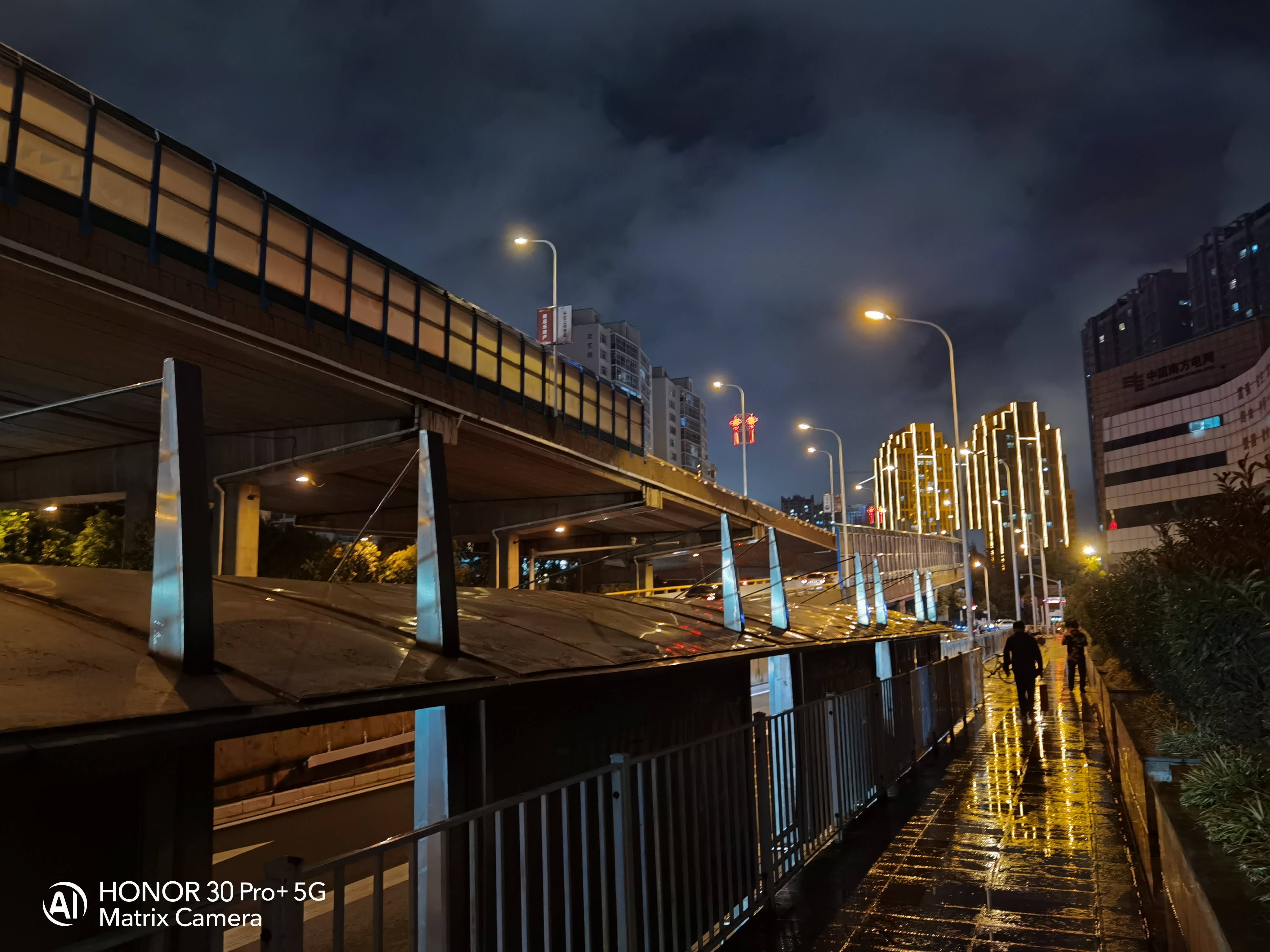 适合拍夜景的手机软件_打游戏拍夜景手机推荐哪款_拍夜景好的手机推荐