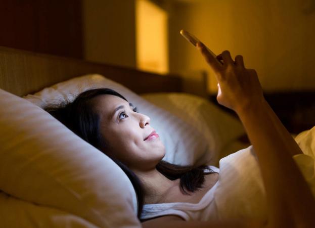 打游戏手机上为什么有水_我用手机打游戏_打手机游戏的地方