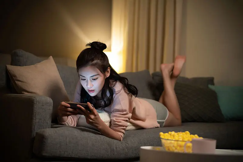 打手机游戏的地方_我用手机打游戏_打游戏手机上为什么有水