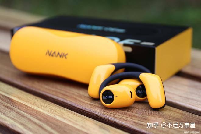 耳机玩带手机游戏没声音_耳机玩带手机游戏声音小_带耳机手机怎么玩游戏