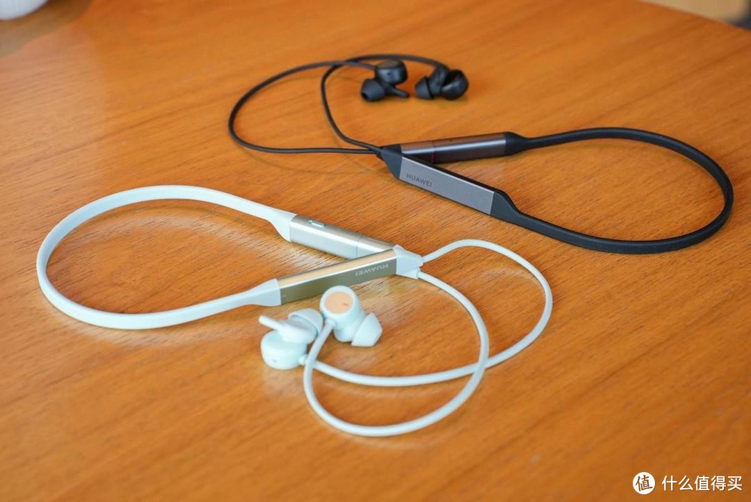耳机玩带手机游戏没声音_耳机玩带手机游戏声音小_带耳机手机怎么玩游戏