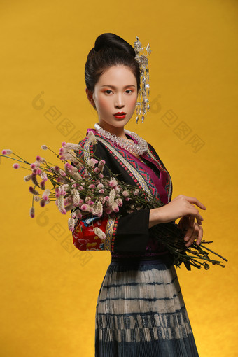 苗族图片绘画_苗族服饰图片_苗族图片