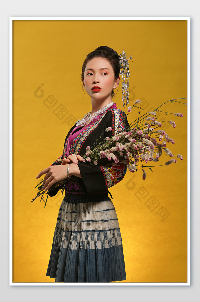 苗族图片绘画_苗族图片_苗族服饰图片
